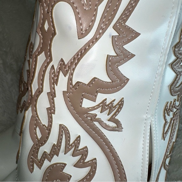 Azalea Wang Esperanza Cowboy Heeled Boot White Beige 6 Bohemian Country Concert - Picture 13 of 14